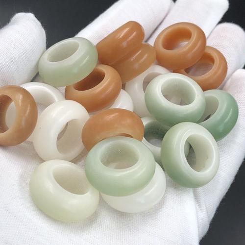 阴皮绿散珠 墨翡翠帝王绿念珠的甄选与日常养护